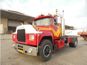 Tractor unit MACK R 685 T: picture 1