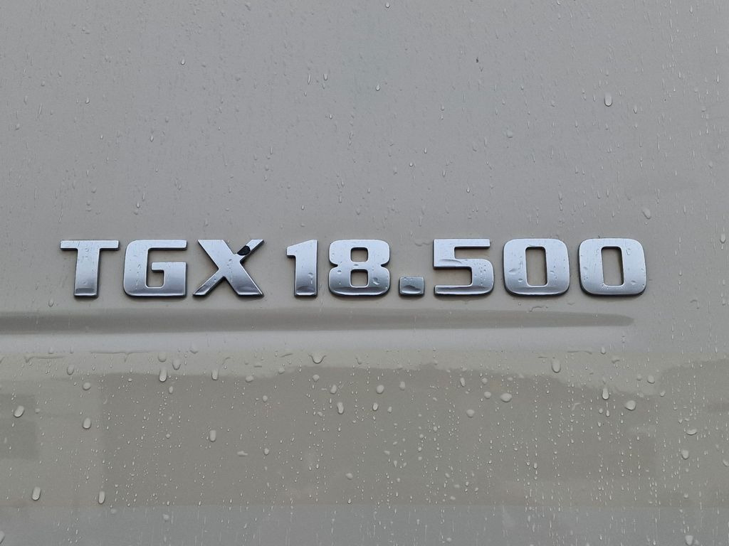 Tractor unit MAN TGX 18.500 / Retarder / ADR AT / PTO / Xenon: picture 11