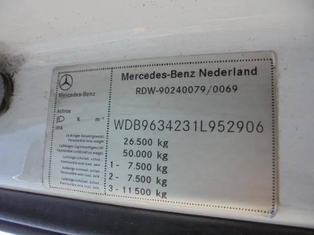 Tractor unit Mercedes-Benz Actros 2545 6X2: picture 14
