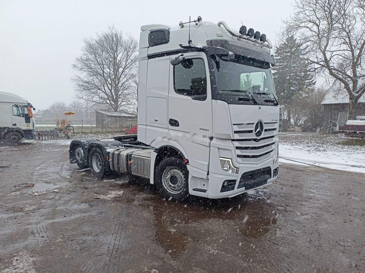 Tractor unit Mercedes-Benz Actros 2551 , 49600 km !!!!: picture 3