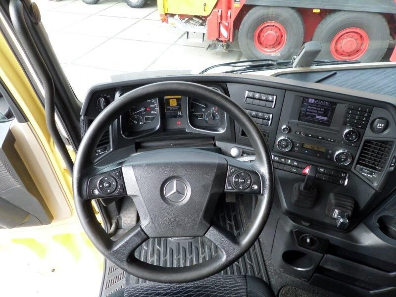 Tractor unit Mercedes-Benz Actros 3351 6x4: picture 8