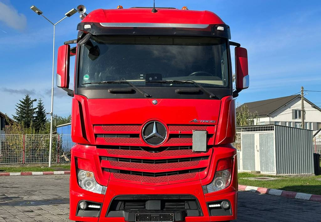 Tractor unit Mercedes-Benz Actros 963-4-A: picture 2