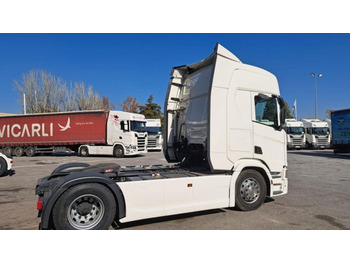 Tractor unit UVES02230117: picture 3