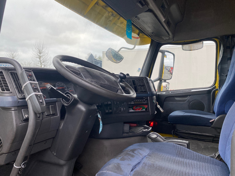 Tractor unit Volvo FH 400 Globetrotter: picture 6