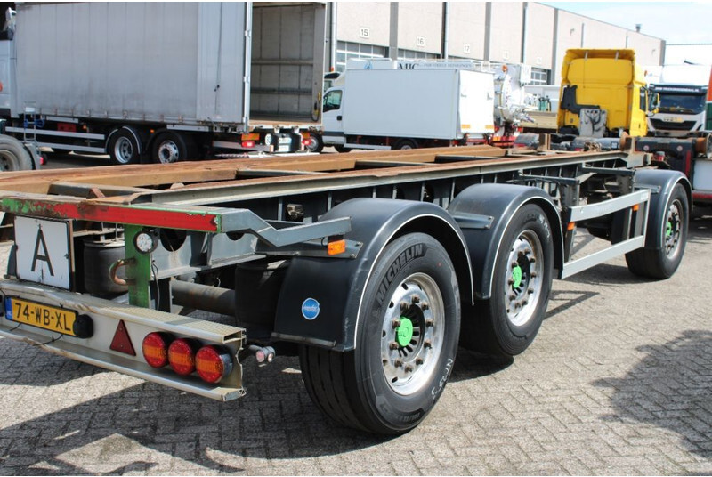 Container transporter/ Swap body trailer Burg 3x SAF: picture 6