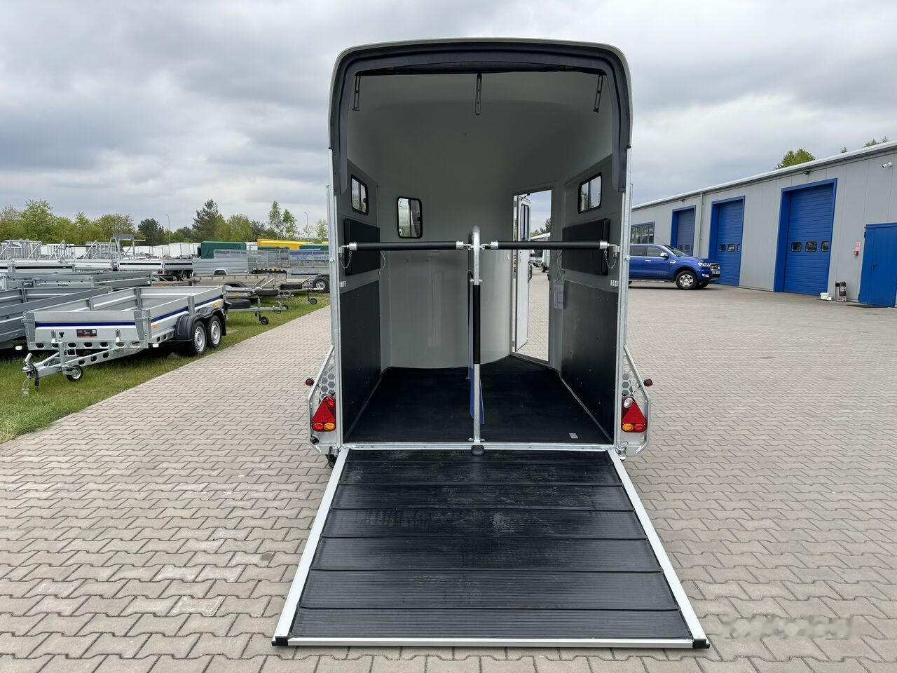 Horse trailer Cheval Liberté Gold 3 for two horses with tack room 2000 kg GVW trailer: picture 25