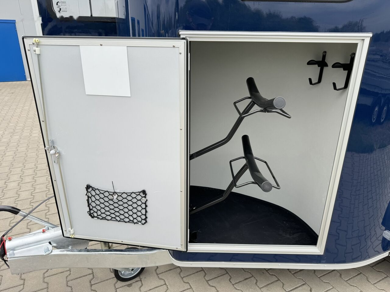 Horse trailer Cheval Liberté Gold 3 for two horses with tack room 2000 kg GVW trailer: picture 33