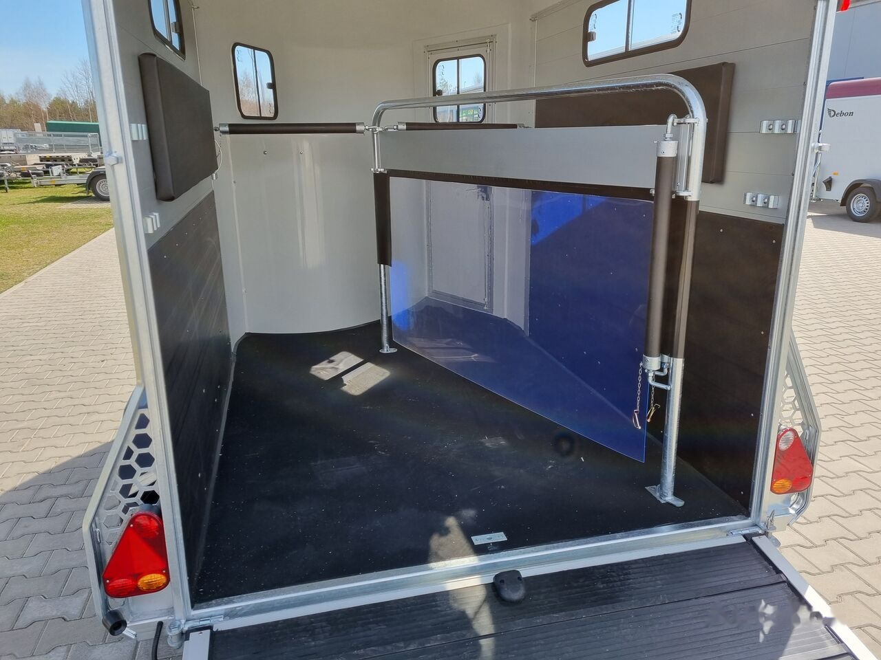 Horse trailer Cheval Liberté Gold 3 for two horses with tack room 2000 kg GVW trailer: picture 27