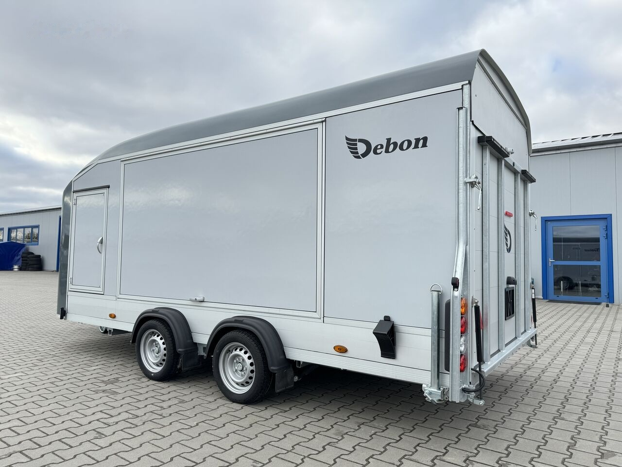 Autotransporter trailer Debon C1000 van cargo 3500 kg closed car trailer 500x200cm 2x doors: picture 12
