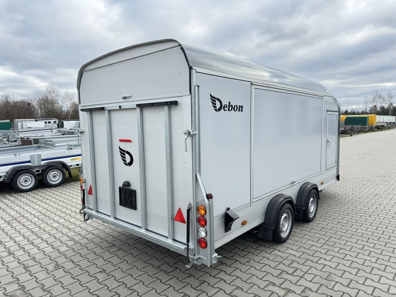 Autotransporter trailer Debon C1000 van cargo 3500 kg closed car trailer 500x200cm 2x doors: picture 6