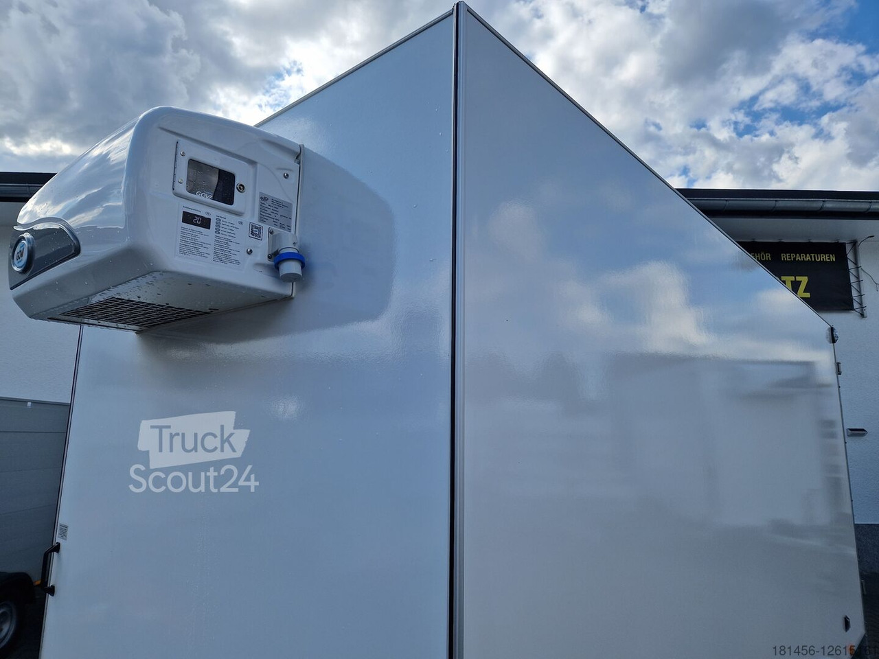 Refrigerator trailer Lebensmitel Kühlanhänger mit Seitentür Innen 420x180x200cm: picture 3
