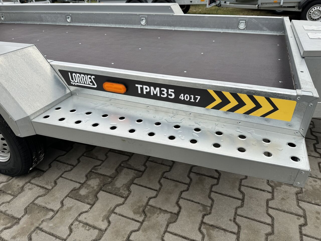 Plant trailer Lorries TPM35-4017 402x175 cm DMC 3500kg przyczepa 3 osiowa pod koparkę: picture 13