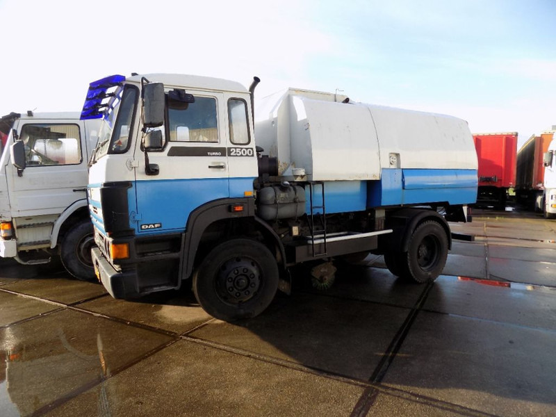 Tank truck DAF 2500: picture 11