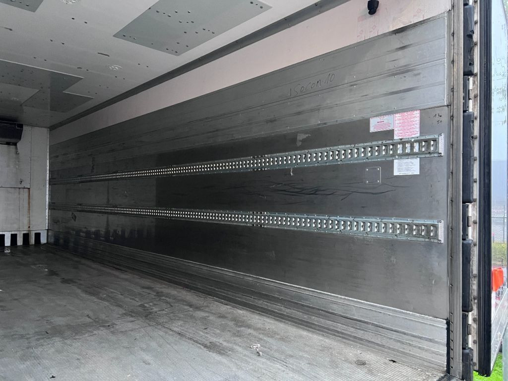 Refrigerator truck DAF CF 75.250 4X2 CARRIER SUPRA + DHOLLANDIA: picture 9