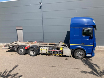 Container transporter/ Swap body truck DAF XF 480 FAR 6X2 SpurH LED: picture 2