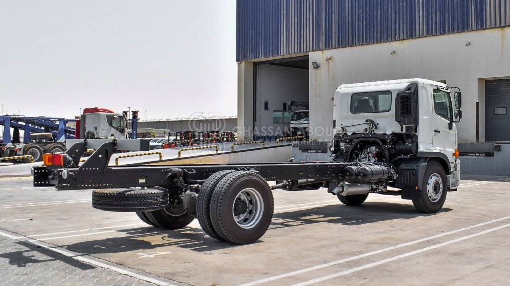 Cab chassis truck HINO GH 13.4 TON PAYLOAD (1927 CHASSIS) 4×2 MY 2023: picture 12