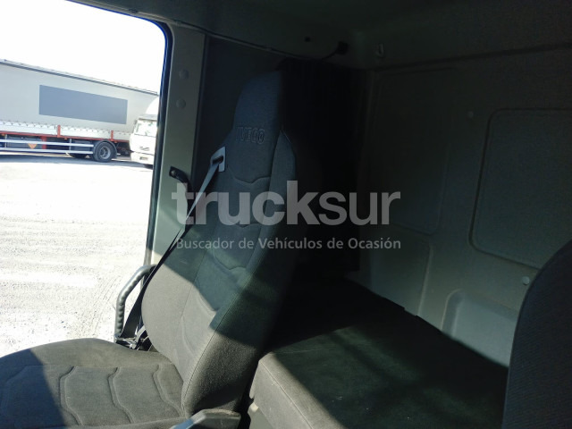 Curtainsider truck IVECO 80EL210: picture 13