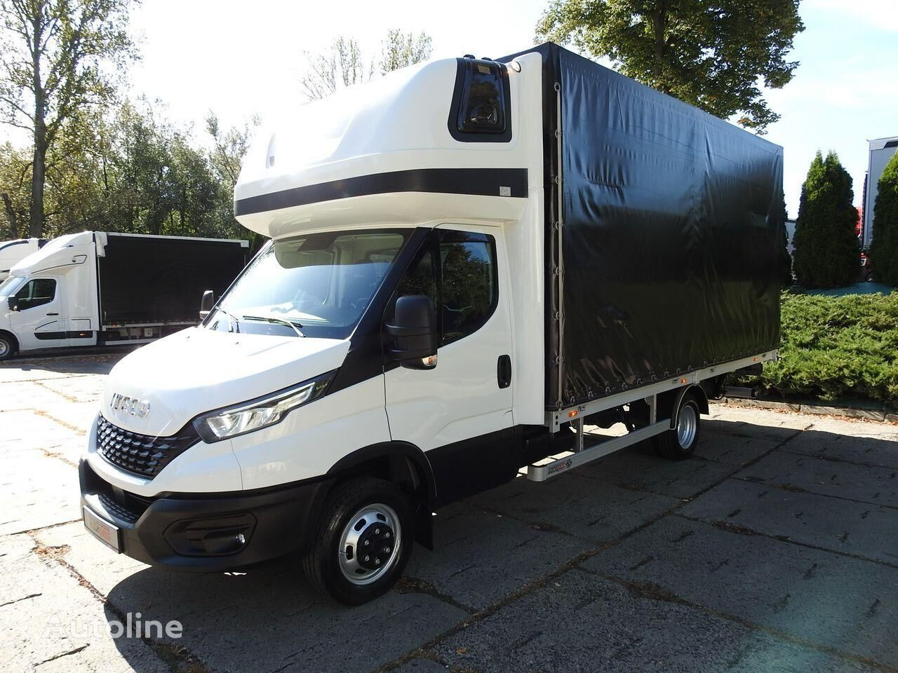 Curtainsider truck IVECO Daily 50C18 Curtain side + tail lift: picture 3