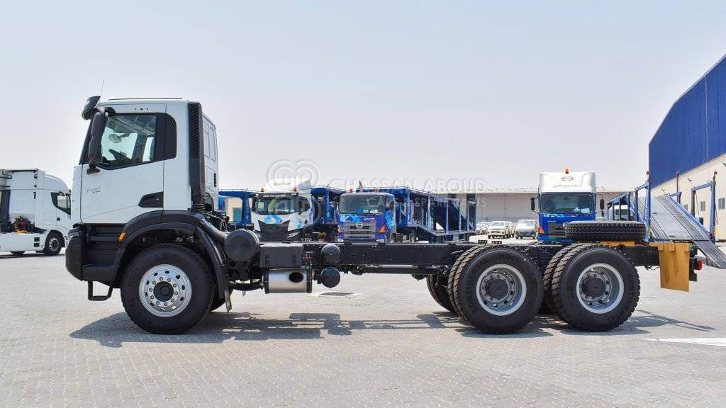 Cab chassis truck IVECO T-WAY Chassis 6×4 AD380T43H WHEELBASE 4500 MY23: picture 14