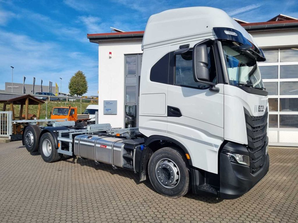 Container transporter/ Swap body truck Iveco AS260S46 6x2 BDF-Wechsler: picture 2