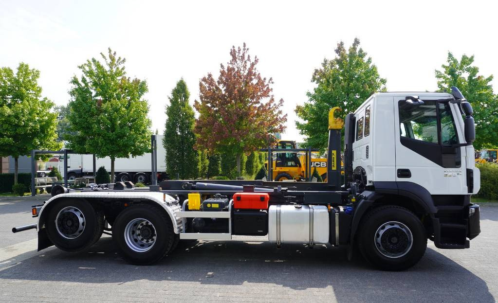 Hook lift truck Iveco Stralis 360 E6 6×2 / MARREL 20t hooklift: picture 5
