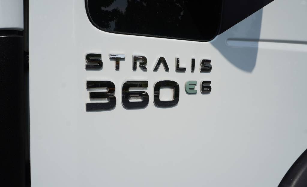Hook lift truck Iveco Stralis 360 E6 6×2 / MARREL 20t hooklift: picture 16