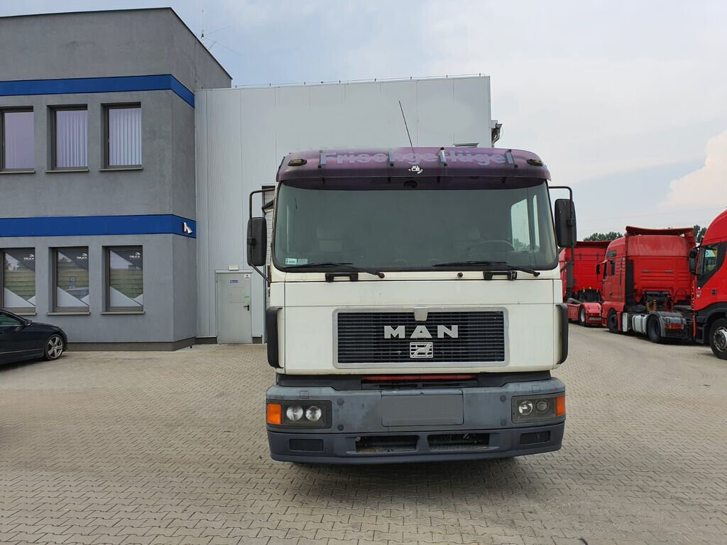 Cab chassis truck MAN - 26.403 6x2 SHD: picture 6