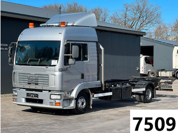 Container transporter/ Swap body truck MAN TGL 8.210