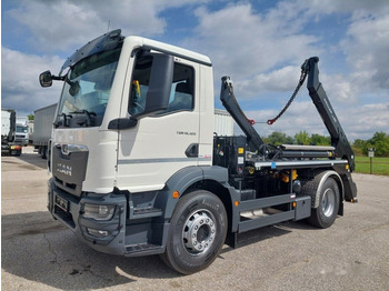 Skip loader truck MAN TGM 18.320