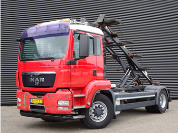 Container transporter/ Swap body truck MAN TGS 18.320 / 4X4H / MANUAL / CONTAINER SYSTEM: picture 1