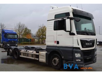 Container transporter/ Swap body truck MAN TGX 26.440 6x2: picture 1