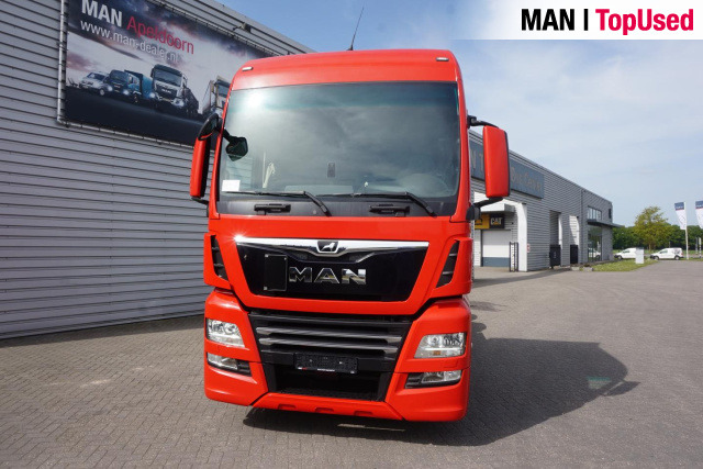 Container transporter/ Swap body truck MAN TGX 26.510 6X2-2 LL: picture 9