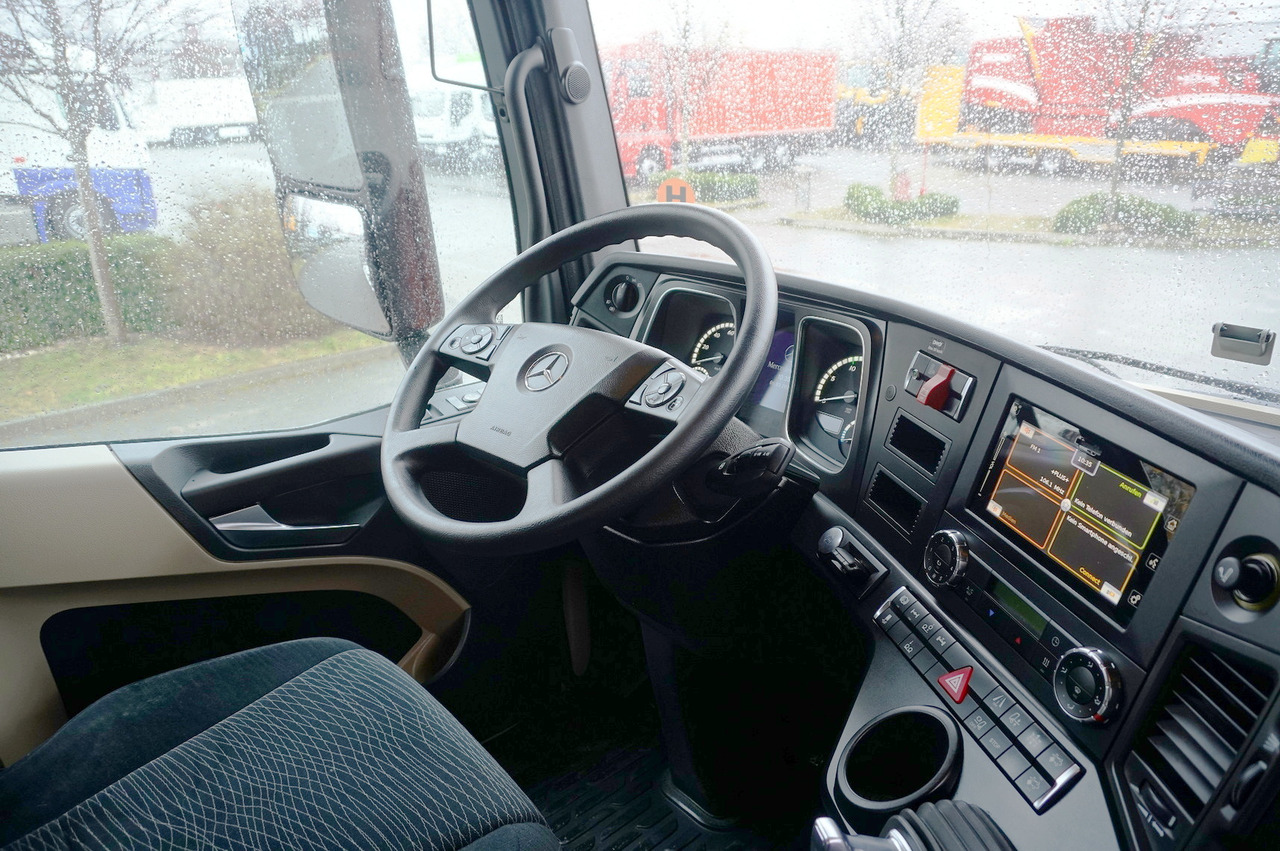 Cab chassis truck MERCEDES-BENZ Actros 2542 E6 BDF 6x2 / FULL ADR / 260 thousand km!! / lift&steer 3d axle: picture 14
