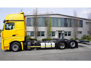 Cab chassis truck MERCEDES-BENZ Actros MP5 2542 Giga / Low Deck / BDF / 6×2 / E6: picture 4