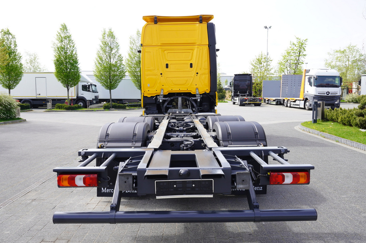 Cab chassis truck MERCEDES-BENZ Actros MP5 2542 Giga / Low Deck / BDF / 6×2 / E6: picture 6