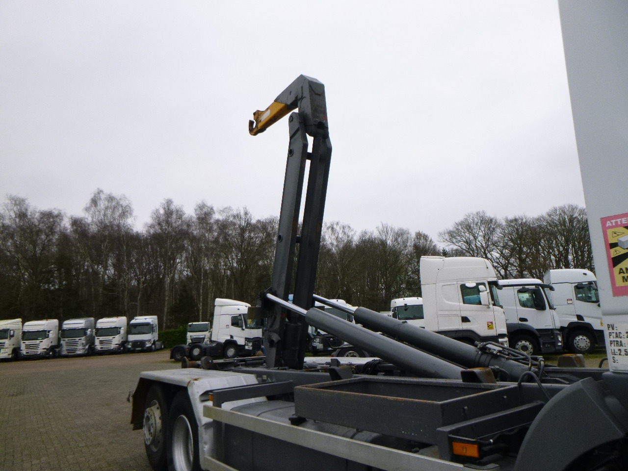 Hook lift truck Mercedes Actros 2536 6x2 Guima container hook 16 t: picture 9