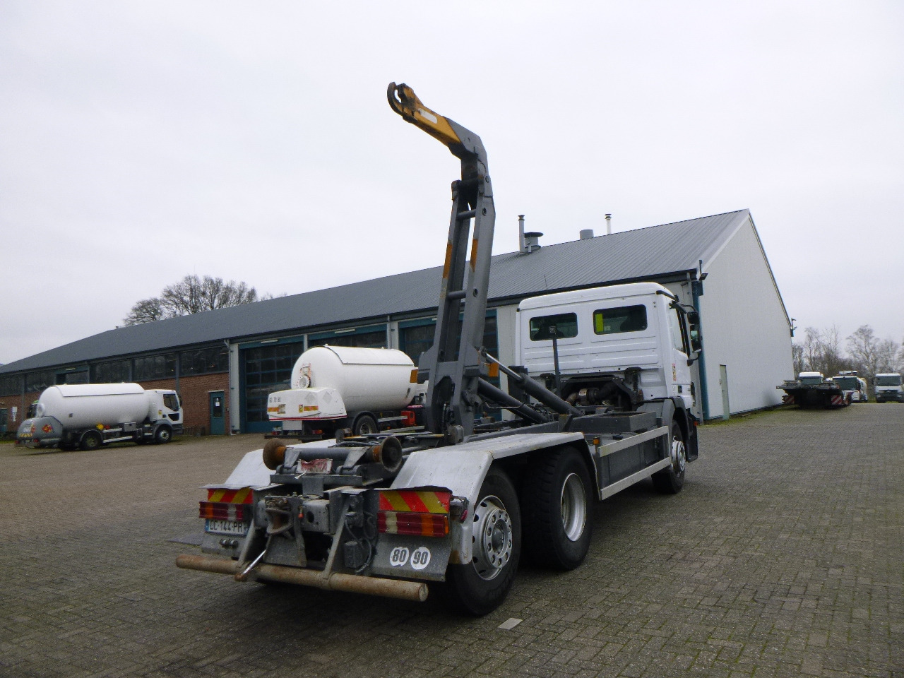 Hook lift truck Mercedes Actros 2536 6x2 Guima container hook 16 t: picture 3