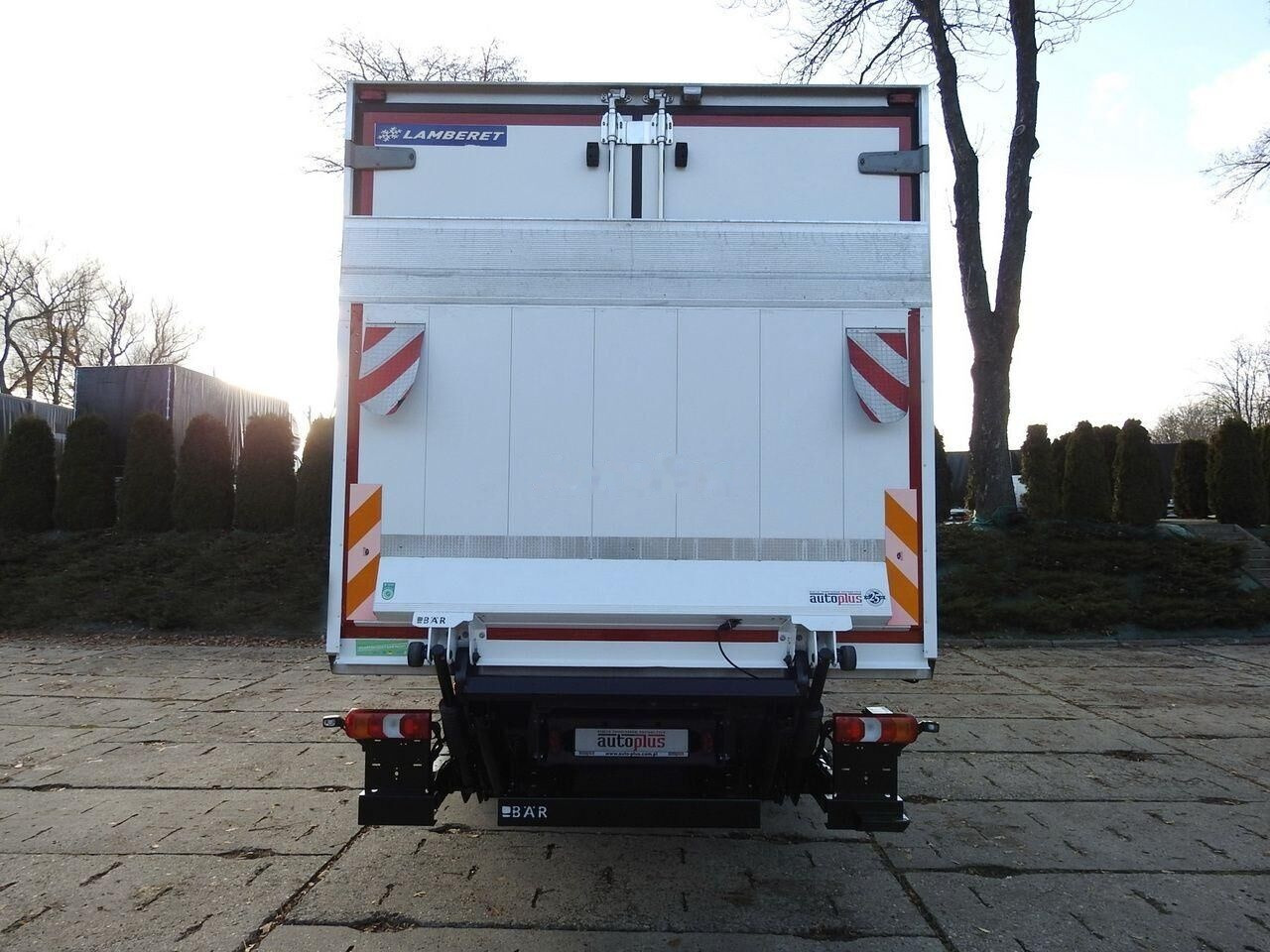Isothermal truck Mercedes-Benz ATEGO 12.24: picture 4