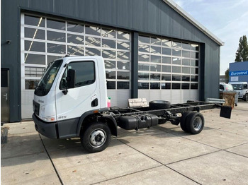 Cab chassis truck Mercedes-Benz Accelo 915 4x2: picture 1