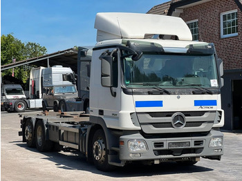 Container transporter/ Swap body truck Mercedes-Benz Actros 2541L 6x2 BDF-Fahgestell: picture 2