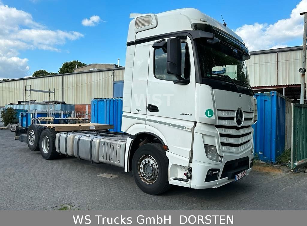 Cab chassis truck Mercedes-Benz Actros 2542 LL 1 6x2 Fahrgestell: picture 17