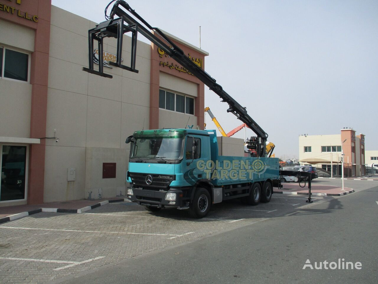 Dropside/ Flatbed truck, Crane truck Mercedes-Benz Actros 2641: picture 8