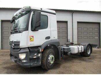 Cab chassis truck Mercedes-Benz Antos 1843: picture 1
