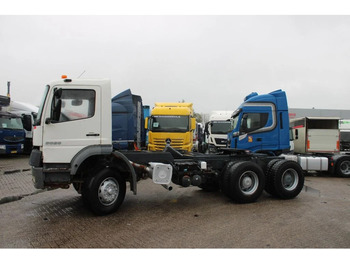 Cab chassis truck Mercedes-Benz Axor 3028 + euro 2 + spring spring + manual + 6x4 Heavy Duty: picture 3
