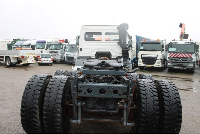 Cab chassis truck Mercedes-Benz Axor 3028 + euro 2 + spring spring + manual + 6x4 Heavy Duty: picture 13