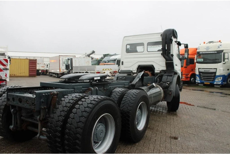 Cab chassis truck Mercedes-Benz Axor 3028 + euro 2 + spring spring + manual + 6x4 Heavy Duty: picture 4