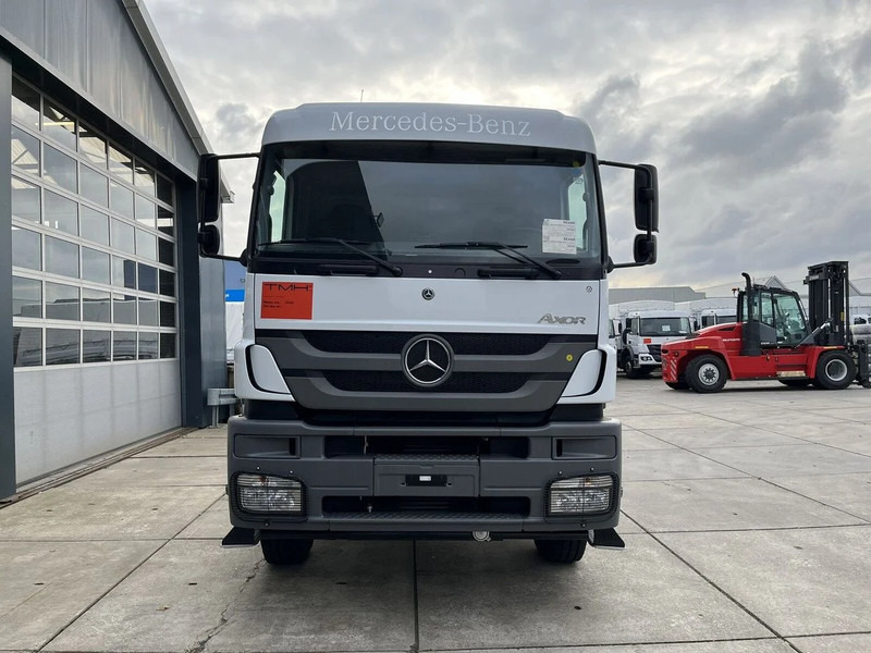 Cab chassis truck Mercedes-Benz Axor 3344 6x4 Chassis Cabin (14 units): picture 4