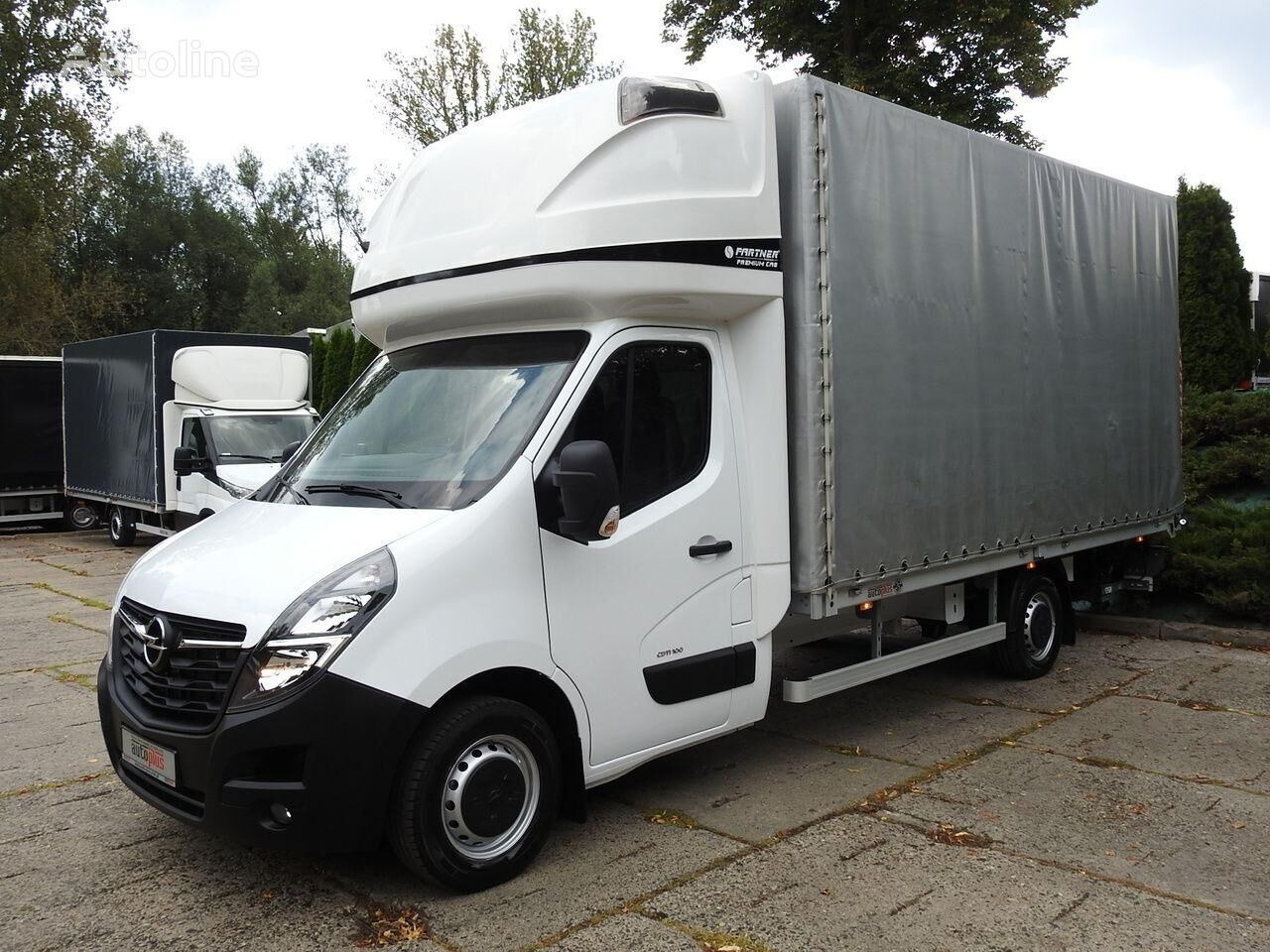 Curtainsider truck Opel Movano Curtain side + tail lift: picture 3