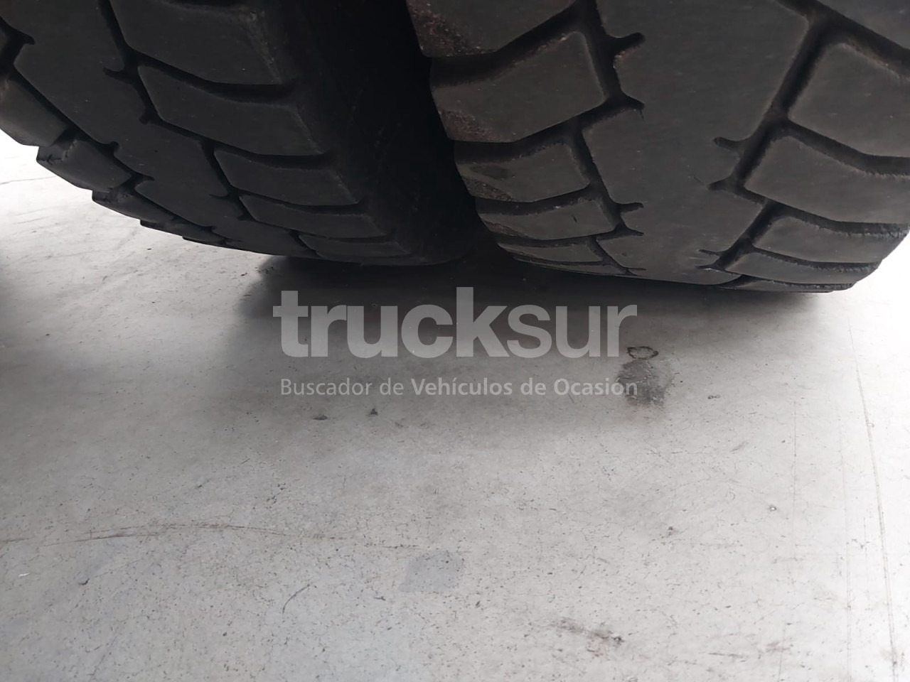 Crane truck, Dropside/ Flatbed truck RENAULT C380.26: picture 18