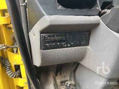Tipper RENAULT KERAX 320 DCI 6x4 Camion Benne: picture 12